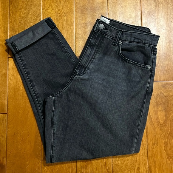 Universal Thread Dark Grey Boyfriend High Rise Straight Leg Jeans Size 8 Relaxed - Picture 1 of 9